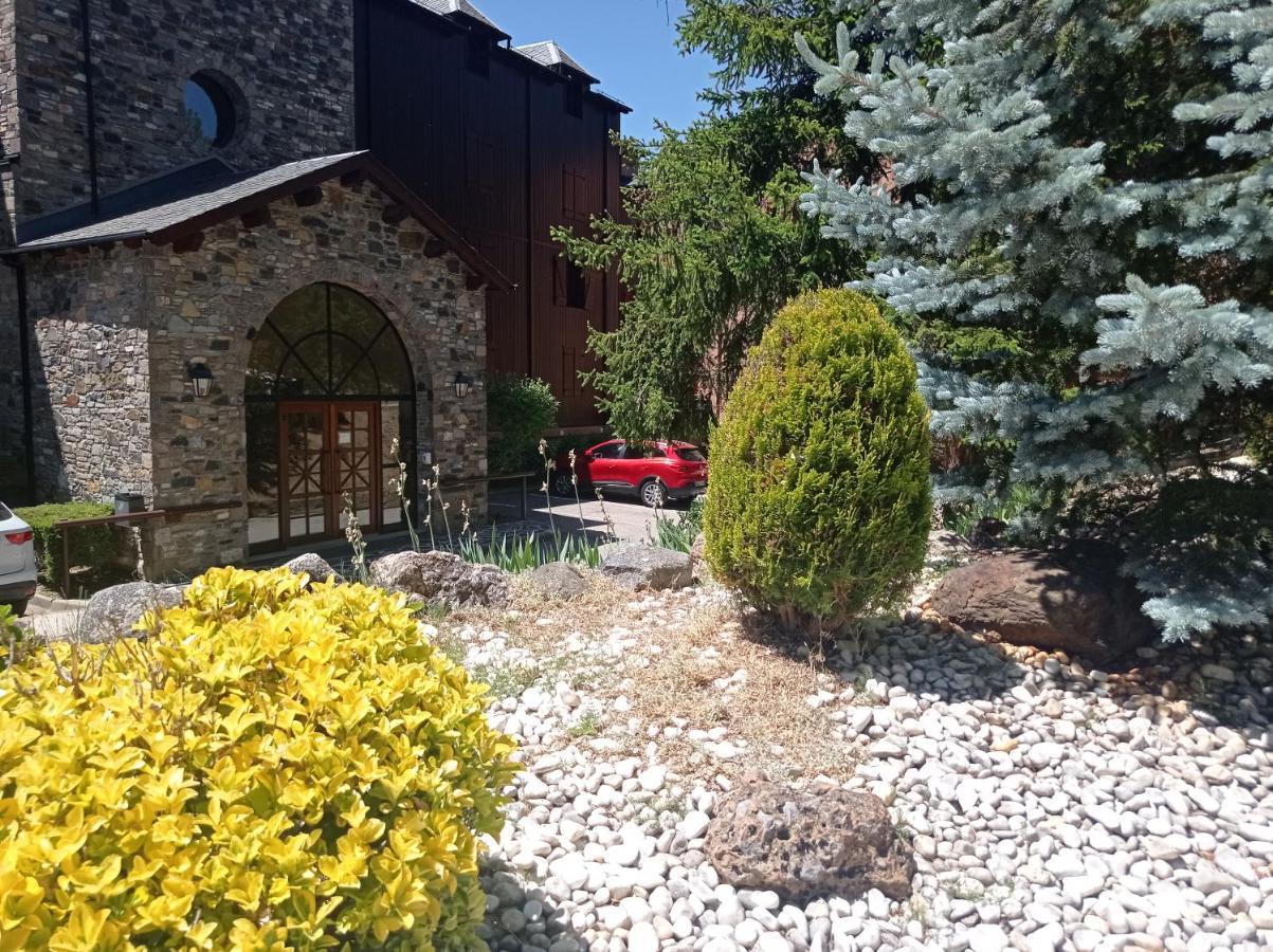 Apartament Cerdanya En Familia Montana Park Enveitg Zewnętrze zdjęcie